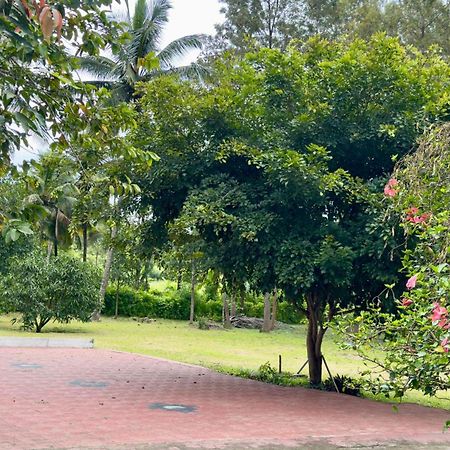The Shades Holiday Homes Kushālnagar Exterior photo