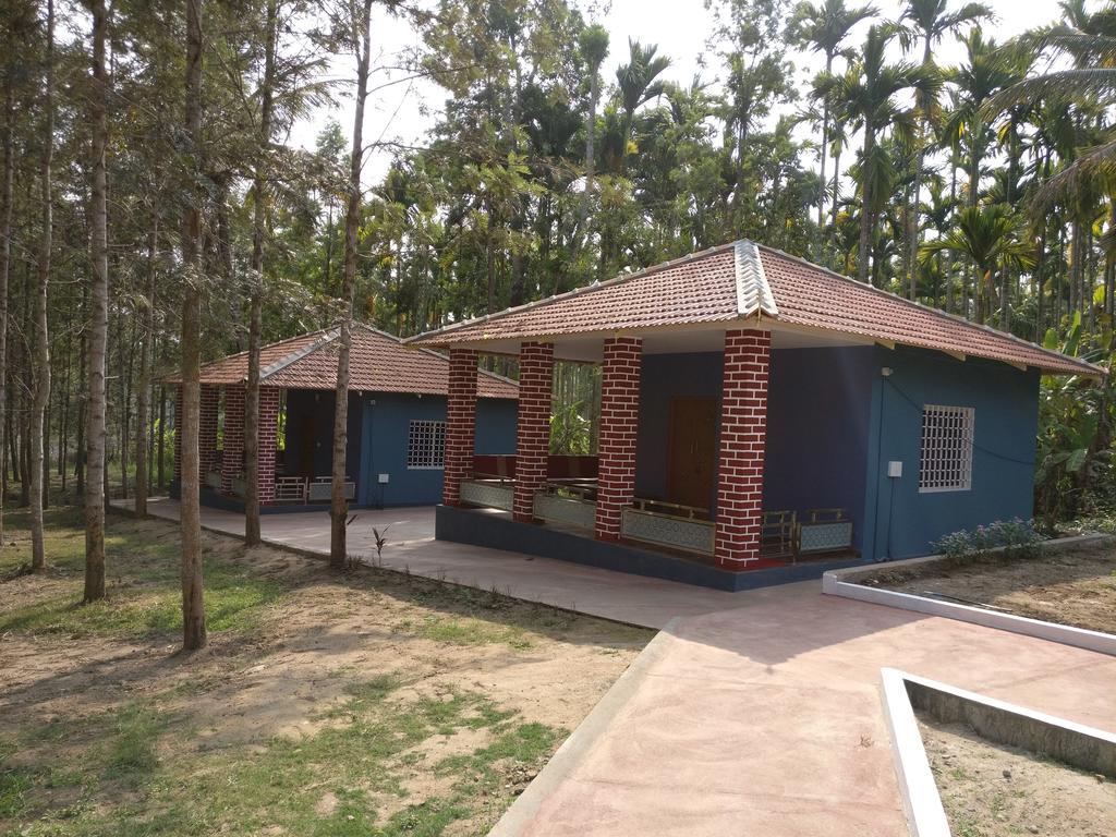 The Shades Holiday Homes Kushālnagar Exterior photo