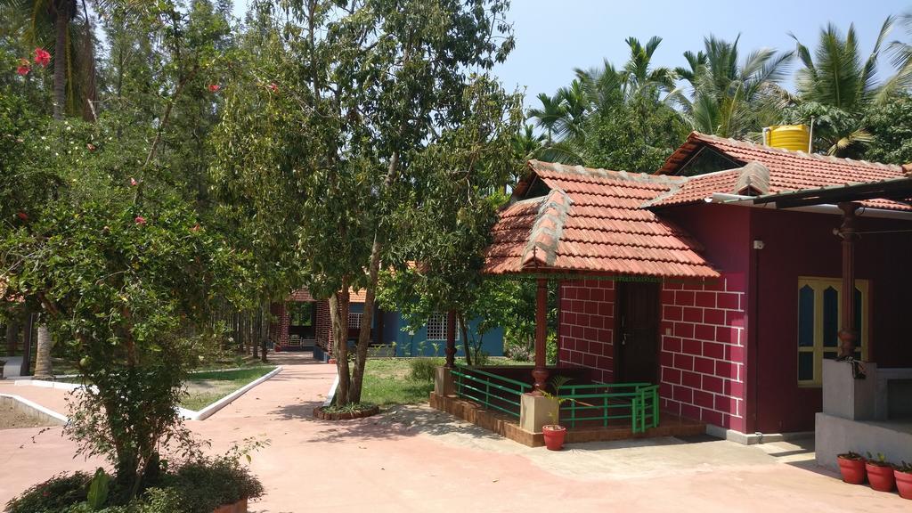 The Shades Holiday Homes Kushālnagar Exterior photo